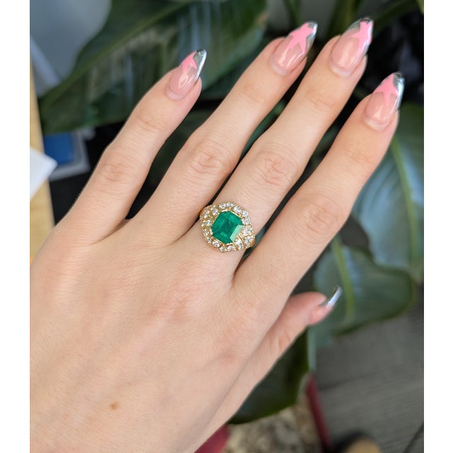 Art Deco Gia Certified 2.0cts Colombian Emerald Diamond Ring in 14k Gold | Em 9X7mm, Size 6.75 For Sale - Image 3 of 9
