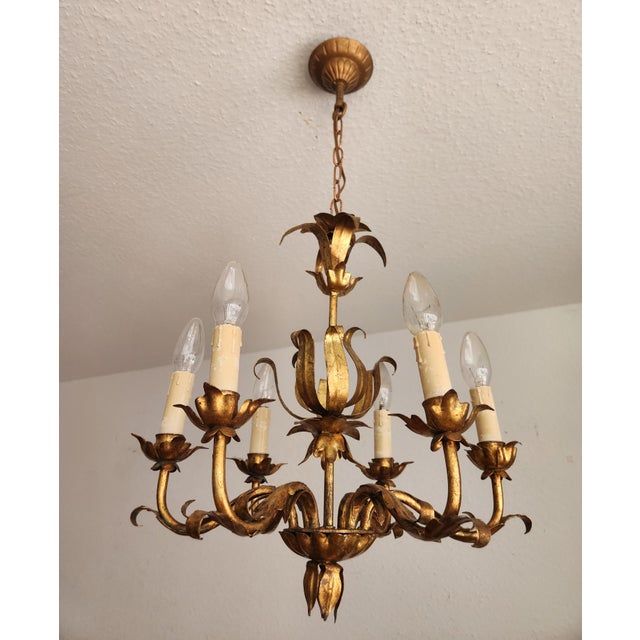 1960s Vintage Florentine Chandelier Gilded in Gold Leaf, 1940s For Sale - Image 5 of 18