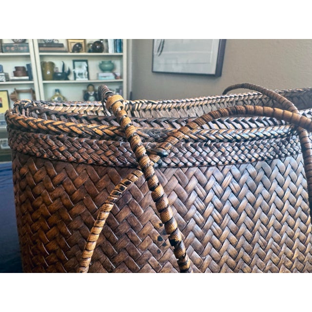Early 20th Century Antique Philippine Hand-Woven Rattan Grain Basket With Wooden Base For Sale - Image 5 of 9