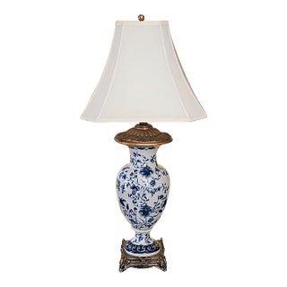 Late 20th Century Berman Blue & White Chinoiserie Porcelain Table Lamp - Hollywood Regency For Sale