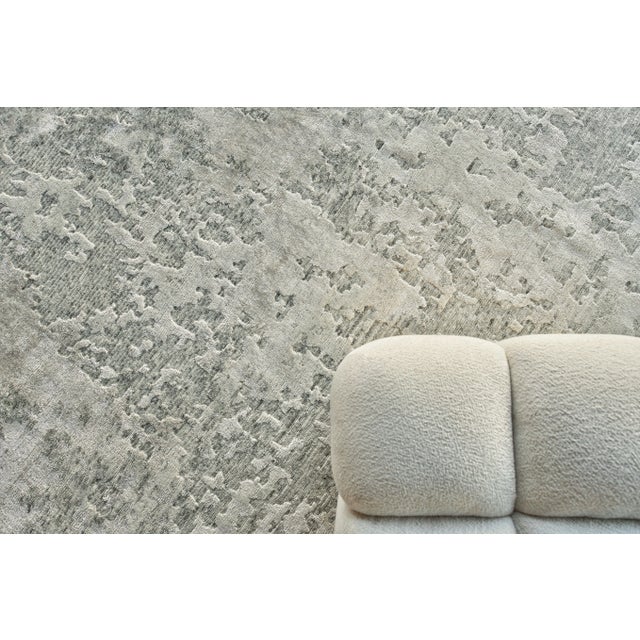 Exquisite Rugs Cosmo Hand-Knotted New Zealand Wool & Bamboo Silk White Rug-9'X12' For Sale In Los Angeles - Image 6 of 8