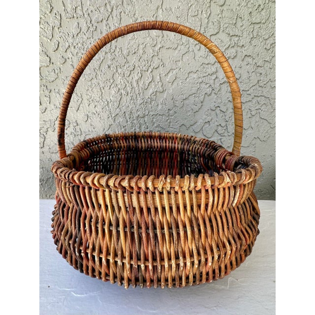 Wood Vintage 1900s Rustic Multicolored “Buttocks” Rattan Wicker Basket For Sale - Image 7 of 10