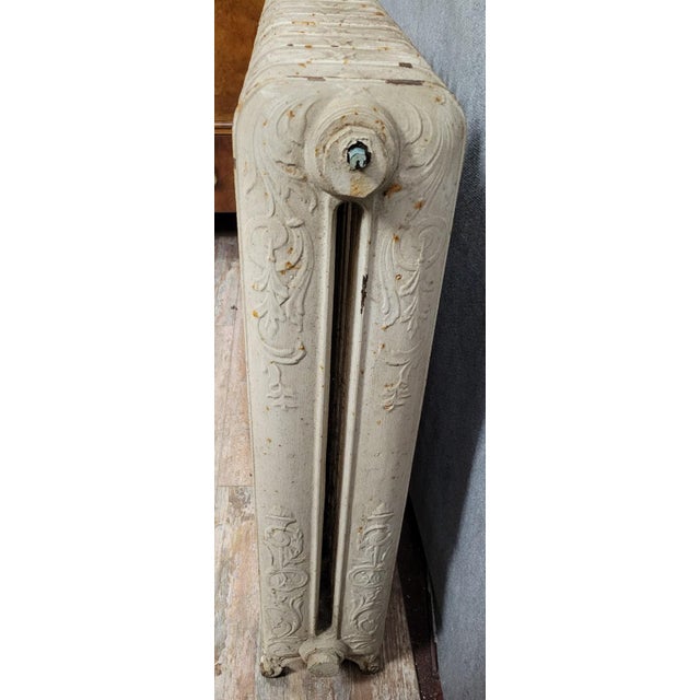 19th Century Floral Cast Iron Radiator, 1890s, in Good conditions. Designed 1890 to 1919