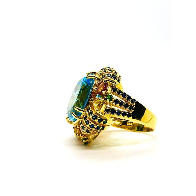 Bochic “Capri” Vintage Multi Fancy Sapphire and Blue Topaz Cocktail Ring — 18K G For Sale - Image 12 of 12