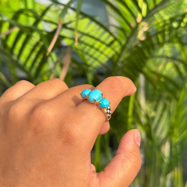 3.32 Ct Three Stone Turquoise Claw Set Engagement Ring in 14k Solid Gold Size 6 For Sale - Image 10 of 13