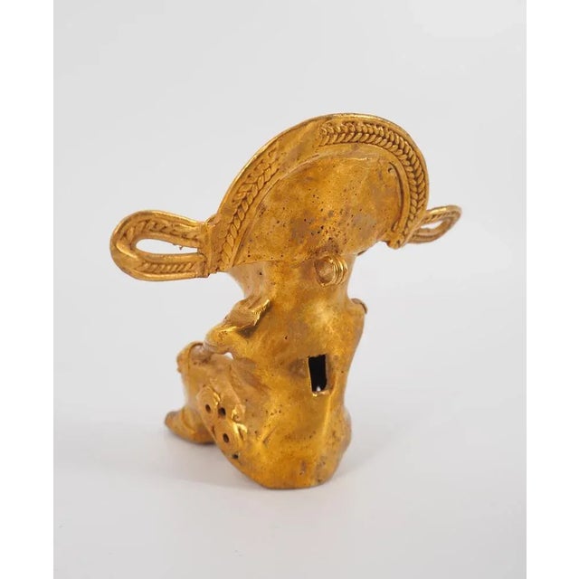 Colombian Taïrona Tumbaga Statuette of Shaman Sitting For Sale - Image 4 of 9