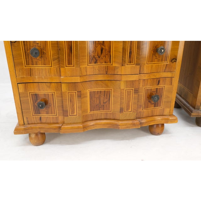 Pair of Fine Italian Inlaid Three Drawers Banded Tops Nightstands Small Dresser For Sale - Image 4 of 14