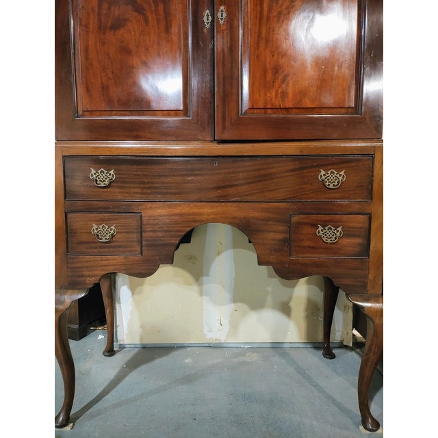 Queen Anne Late 19th Century Queen Ann Chippendale Style Chest For Sale - Image 3 of 14