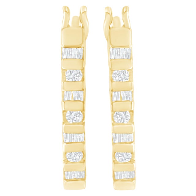 Contemporary 10K Yellow Gold Round and Baguette Cut Diamond Oblong Hinged Leverback Hoop Earrings (�� Cttw, I-J Color, I2-I3 Clarity) For Sale - Image 3 of 6