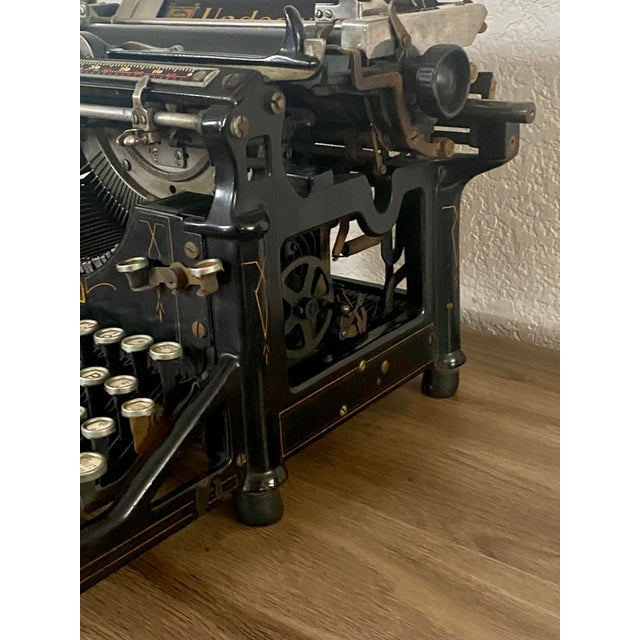 Early 20th Century Antique 1922 Underwood Standard No. 5 Typewriter - Serial 1539401. For Sale - Image 5 of 12
