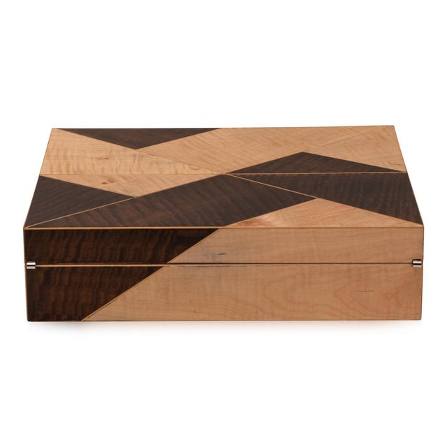 21st Century English Walnut and Sycamore Cigar Humidor, 2000s For Sale - Image 4 of 13