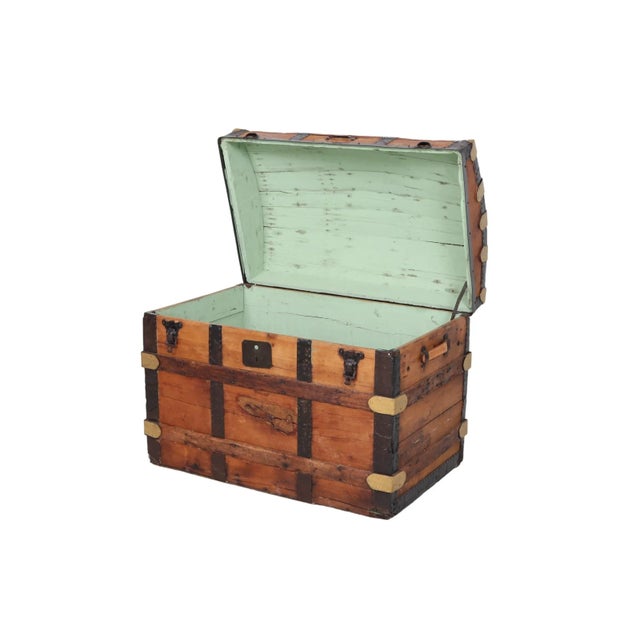 19th Century Barrel-Stave Steamer Trunk For Sale - Image 4 of 10