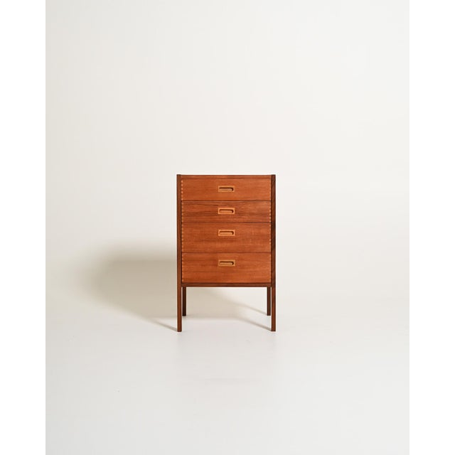 Small Scandinavian Teak Chest of Drawers by Gillis Lundgren, 1960s For Sale - Image 10 of 10
