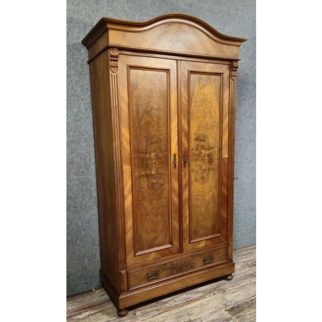 Antique Bieidermeier Style Wardrobe in Walnut, 1800s For Sale - Image 3 of 14