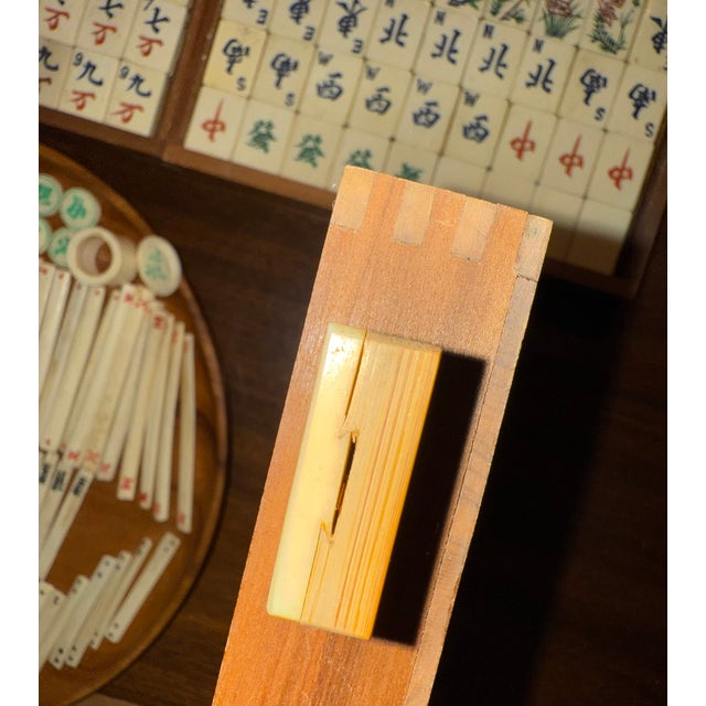 Beautiful Antique Chinese Mahjong Game Set in Stunning Dovetailed Wood, Leather & Brass Case For Sale - Image 9 of 18