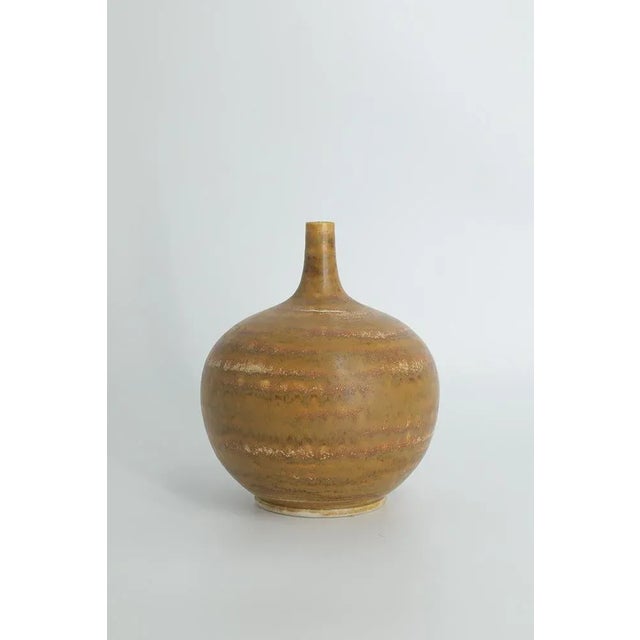 Mid-Century Modern Small Mid-Century Scandinavian Modern Spherical Brown Stoneware Vase No. 19 7/11 75 by Gunnar Borg for Höganäs Keramik, 1960s For Sale - Image 3 of 6