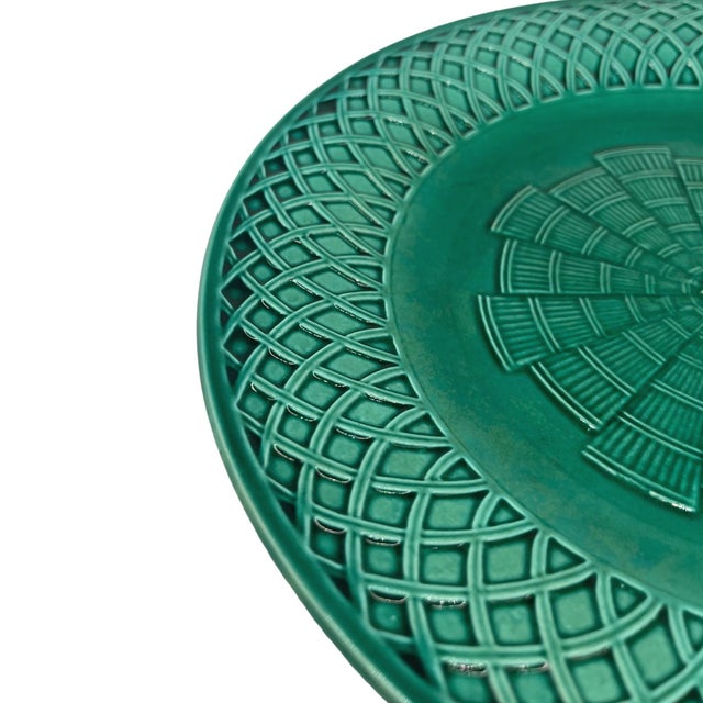 Late 19th Century 19th Century English Minton Majolica Émail Ombrant Lattice Green Plate For Sale - Image 5 of 8