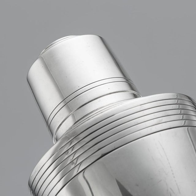 Silver 20th Century English Silver Cocktail Shaker by Mappin & Webb, Sheffield, 1932 For Sale - Image 8 of 13