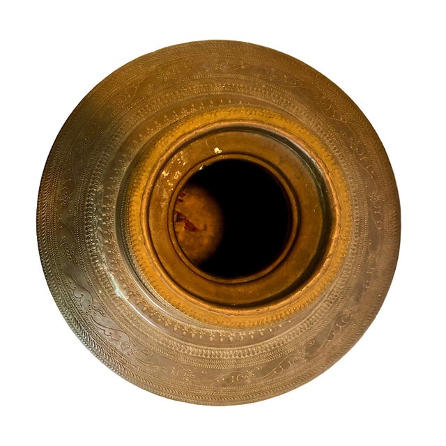 A Late 19th-Century Tamil Ritual and Utilitarian Bronze Water Vessel For Sale - Image 9 of 14