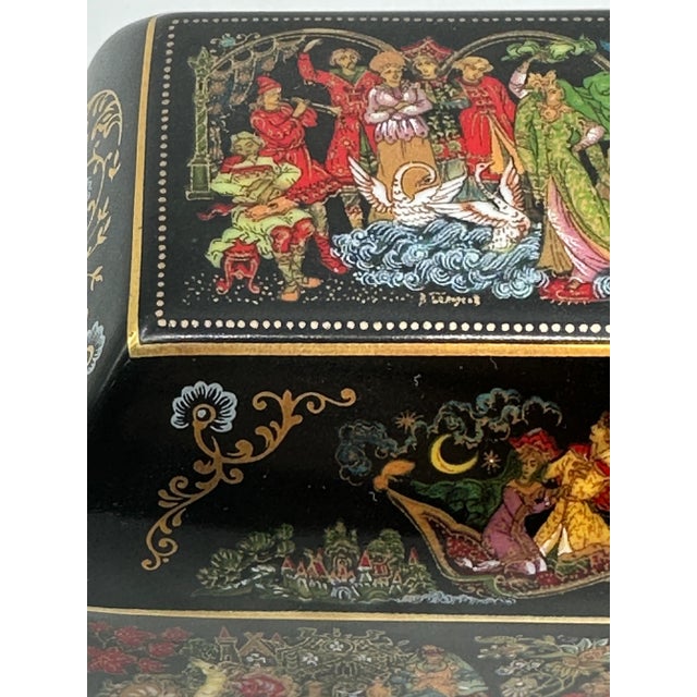 1990s Vintage Porcelain Keepsake Box, the Legend of the Enchanted Princess For Sale - Image 4 of 6