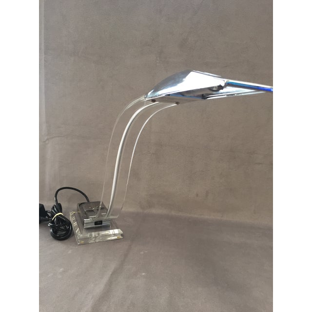 Modernist Italian Cobra Model Desk Lamp in Acrylic Glass and Chrome, 1980s For Sale - Image 12 of 13