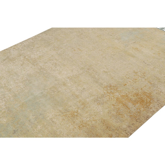 This hand-knotted wool and silk 9x12 rug is a new addition to Rug & Kilim’s Modern Classics Collection that reimagines...