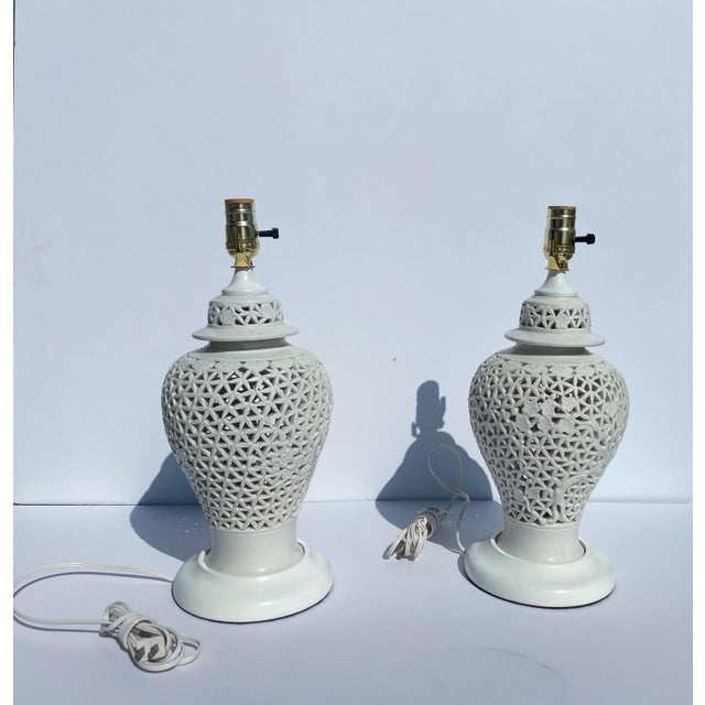 Antique Early 19th Century Japanese Ceramic Urn Table Lamps - a Pair For Sale - Image 4 of 6