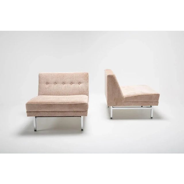 This comfortable two-piece lounge chair designed by George Nelson for Herman Miller creates the perfect centerpiece for...