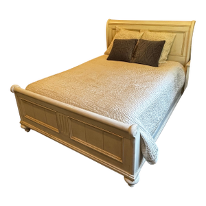 Ethan Allen New Country Solid Wood Bedroom Set