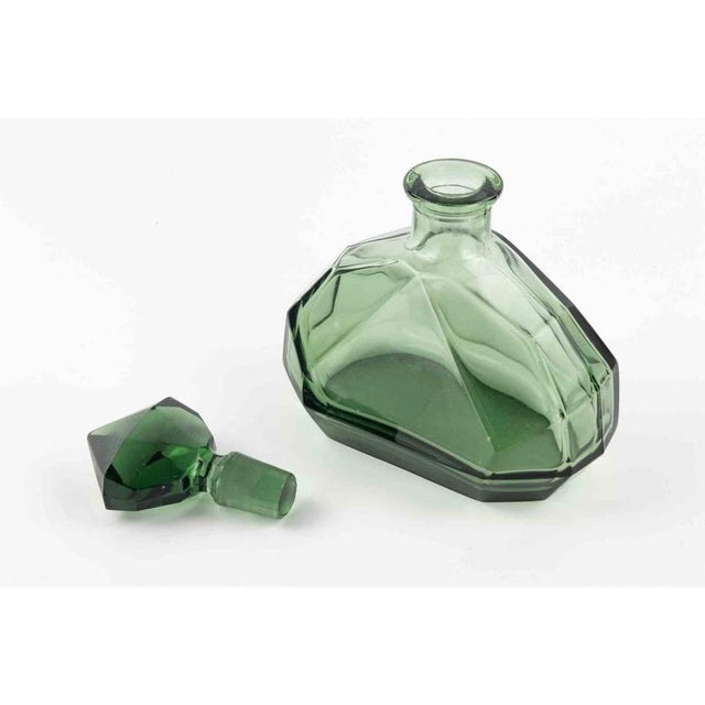 1930s Vintage Cubist Art Deco Decanter in Green Art Glass, France, 1930s For Sale - Image 5 of 7
