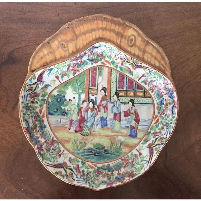 Antique 19th Century Chinese Export Famille Rose Mandarin Shrimp Dish For Sale - Image 9 of 11