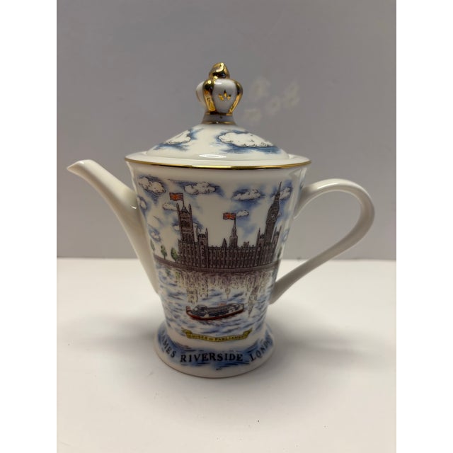 This refined ceramic teapot was designed by David Birch for London Pottery as part of the Reflections series. The...