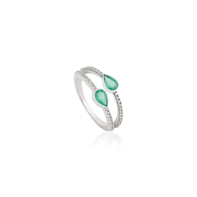 14k White Gold Double Band Ring With Pear Shape Natural Emeralds & Diamonds Size 6.5 For Sale - Image 4 of 15