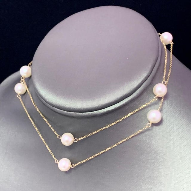 Traditional Akoya Pearl Necklace 14 Karat Gold Women Certified For Sale - Image 3 of 8
