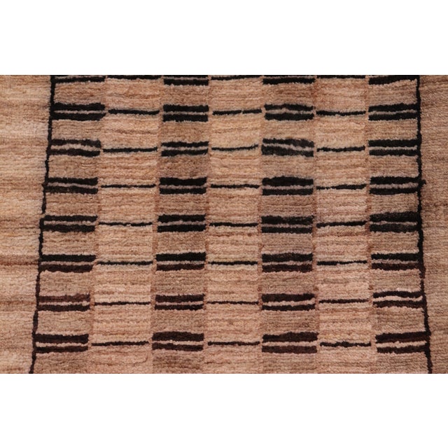 1990s Bohemian Gabbeh Beige/Tan Wool Rug - 5'10'' X 8'6'' For Sale - Image 5 of 10