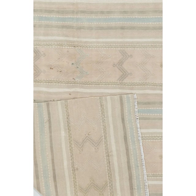 Turkish Vintage Circa 1940 Turkish Kilim Flatweave Rug 4'9 X 8'9 For Sale - Image 3 of 5