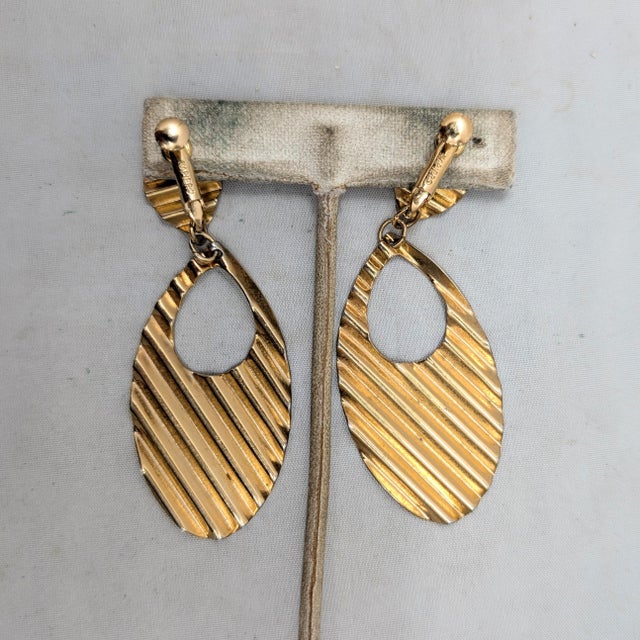 Vintage 1989 Signed Napier Goldtone Hoop Drop Clip Earrings-2 Pieces For Sale - Image 9 of 9