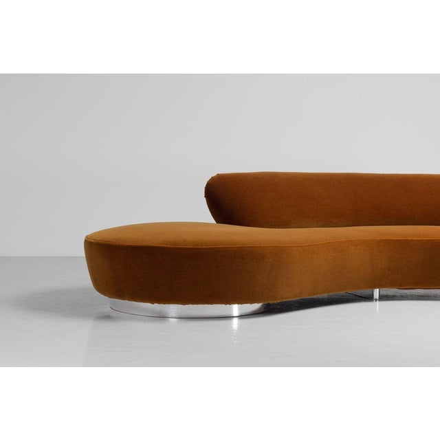 Serpentine Sofa in Mohair from Vladimir Kagan, USA, 1999 For Sale - Image 4 of 18