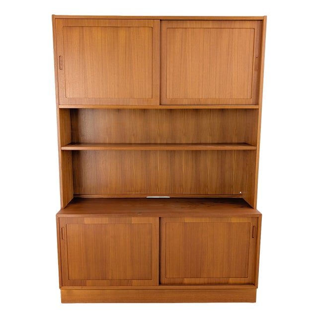 Mid-Century Danish Teak Bookcase by Poul Hundevad for Hundevad & Co. For Sale