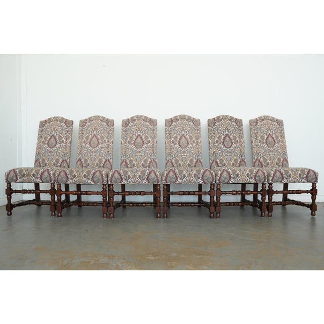 This vintage set of six Henredon dining chairs embodies classic Jacobean-inspired design with beautifully turned legs, box...