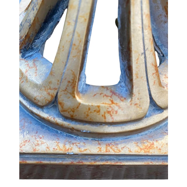 Vintage Neoclassical Giltwood Table Lamp, With Sculptural Square Base For Sale - Image 9 of 10