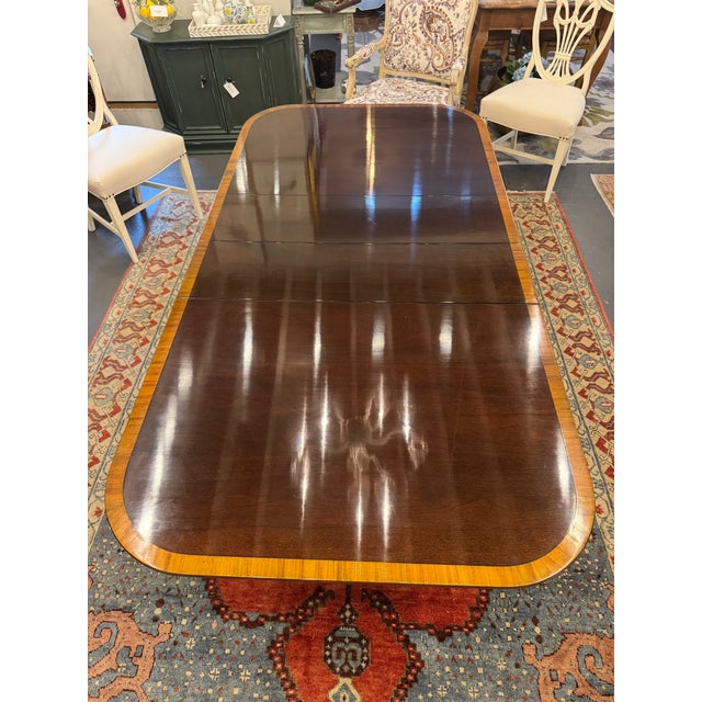 1940s Beacon Hill Mahogany Single Pedestal Dining Table on Brass Castors For Sale - Image 10 of 12