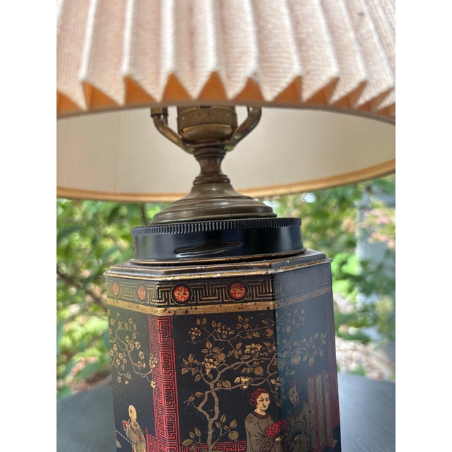 Chinoiserie Vintage Frederick Cooper Chinoiserie Black & Gilt Hexagonal Table Lamp For Sale - Image 3 of 8