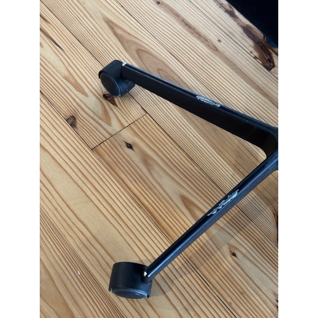 Arne Jacobsen Oxford Classic Low-Back Chair For Sale In Miami - Image 6 of 8