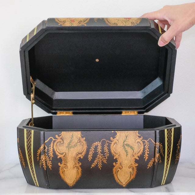 Traditional Mid 20th Century Maitland Smith Hand Painted Fabric Black Floral Design Wood Interior Hinged Box For Sale - Image 3 of 6