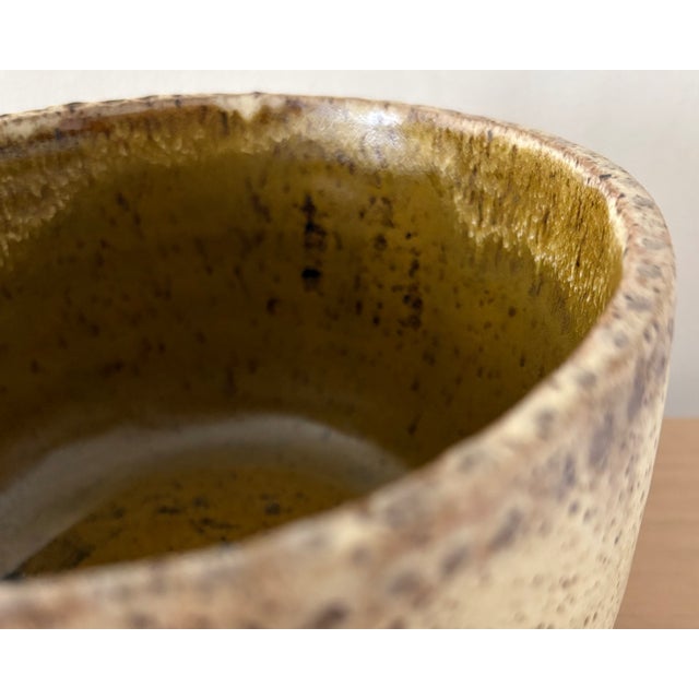 2020s Signed Studio Pottery Bowl in Speckled Cream and Ochre Glaze For Sale - Image 5 of 8