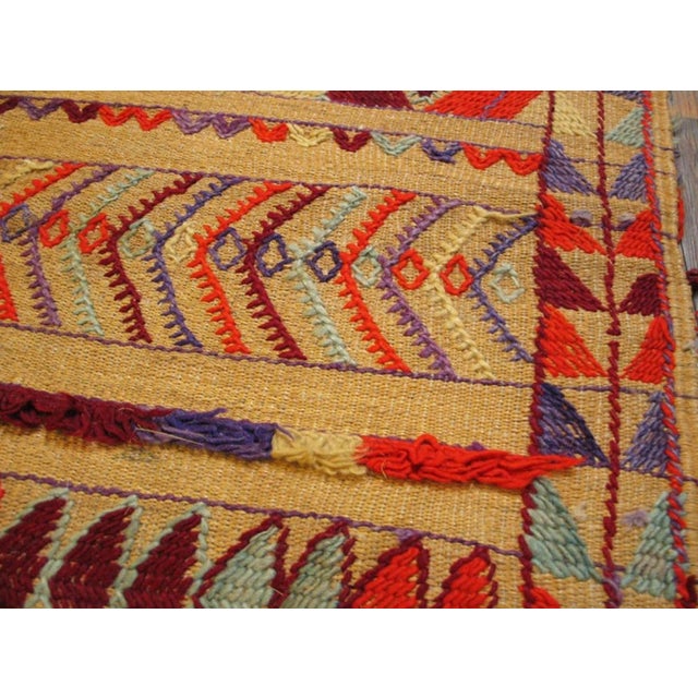 1940s Mid 20th Century Moroccan Reed & Wool Flat-Weave ( 4'9" X 9'8" - 145 X 295 ) For Sale - Image 5 of 7