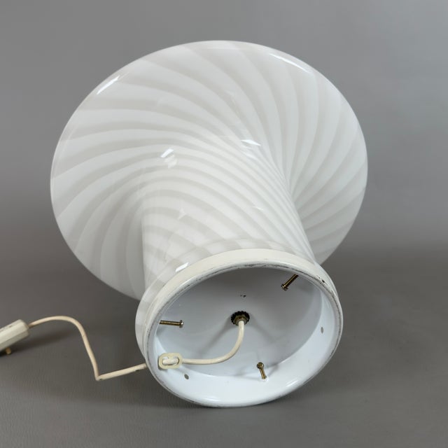1970s Space Age Swirl Murano Glass Mushroom Table Lamp from Gambaro Poggi, 1970s For Sale - Image 5 of 13