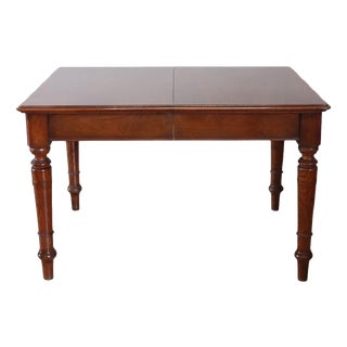 20th Century Extendable Dining Table in Walnut and Oak Wood For Sale