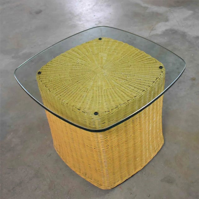 Modern Coastal or Island Style Side Table Rattan Wicker With Thick Glass Top For Sale - Image 9 of 13